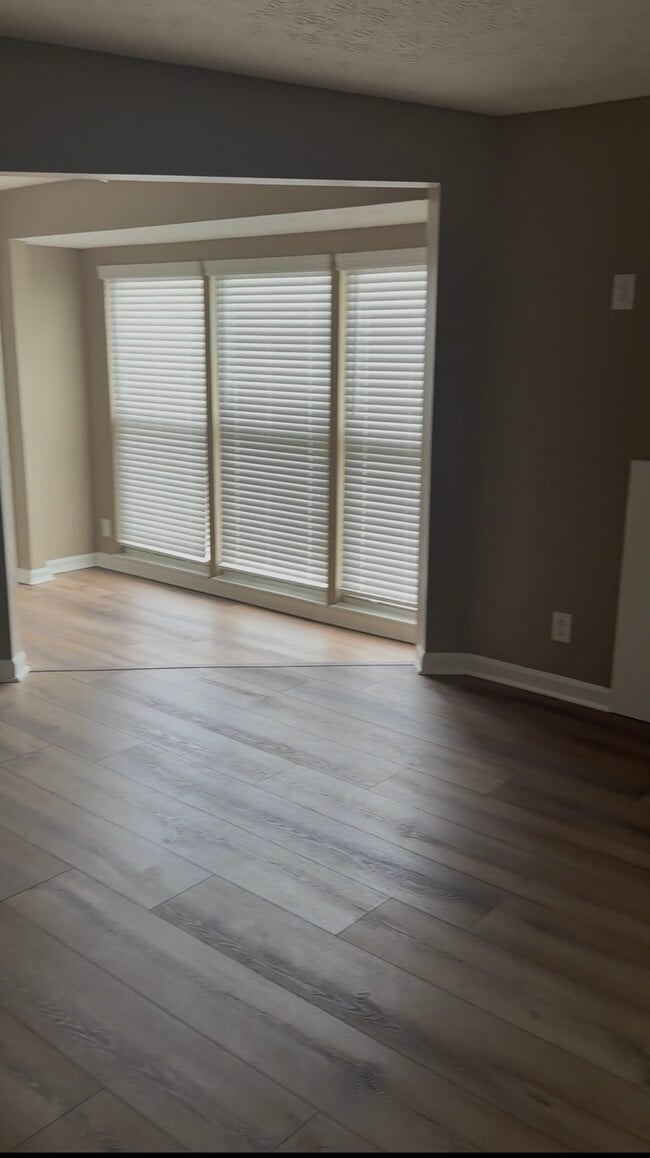 Foto del edificio - 4293 Parkview Ct