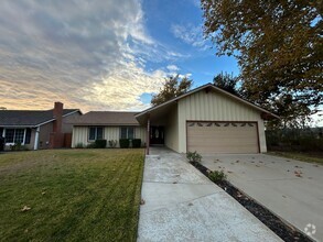 Building Photo - 30053 Mira Loma Dr