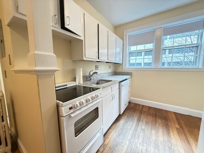 Building Photo - 9 Ellery St