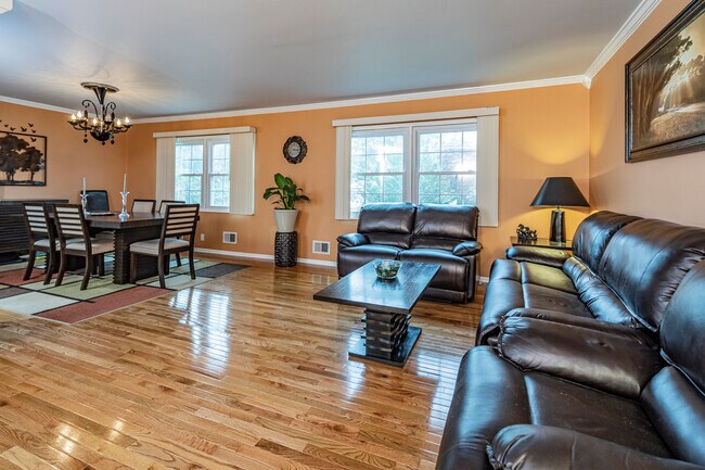 Foto del edificio - 81 Central Ave