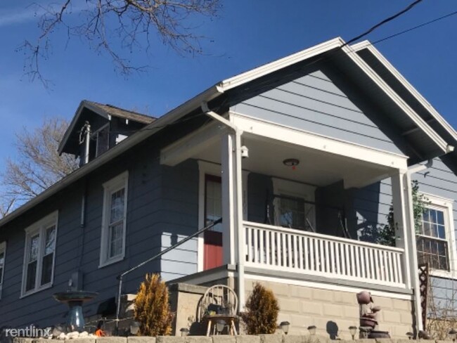 Building Photo - 3 br, 2 bath House - 1100 Fountain Blvd