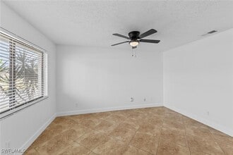 Building Photo - 1106 SE 8th Terrace