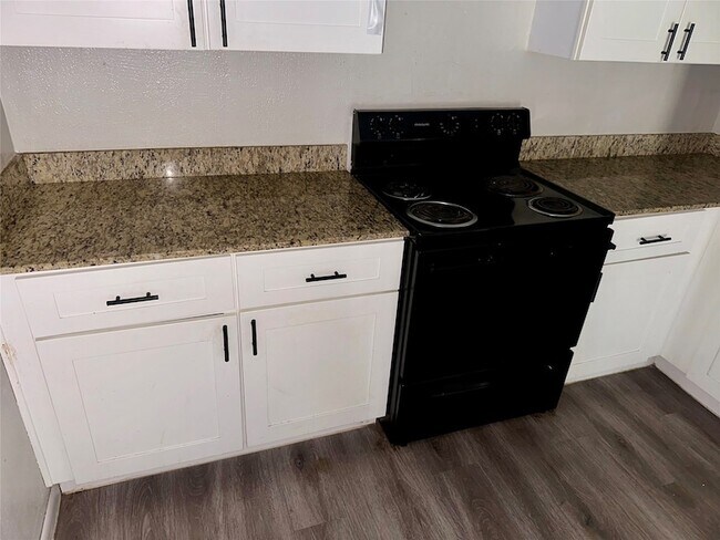 Foto del edificio - 5405 Suez St