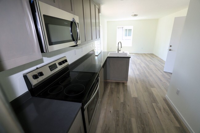 Foto del edificio - 33730 E Columbia Ave