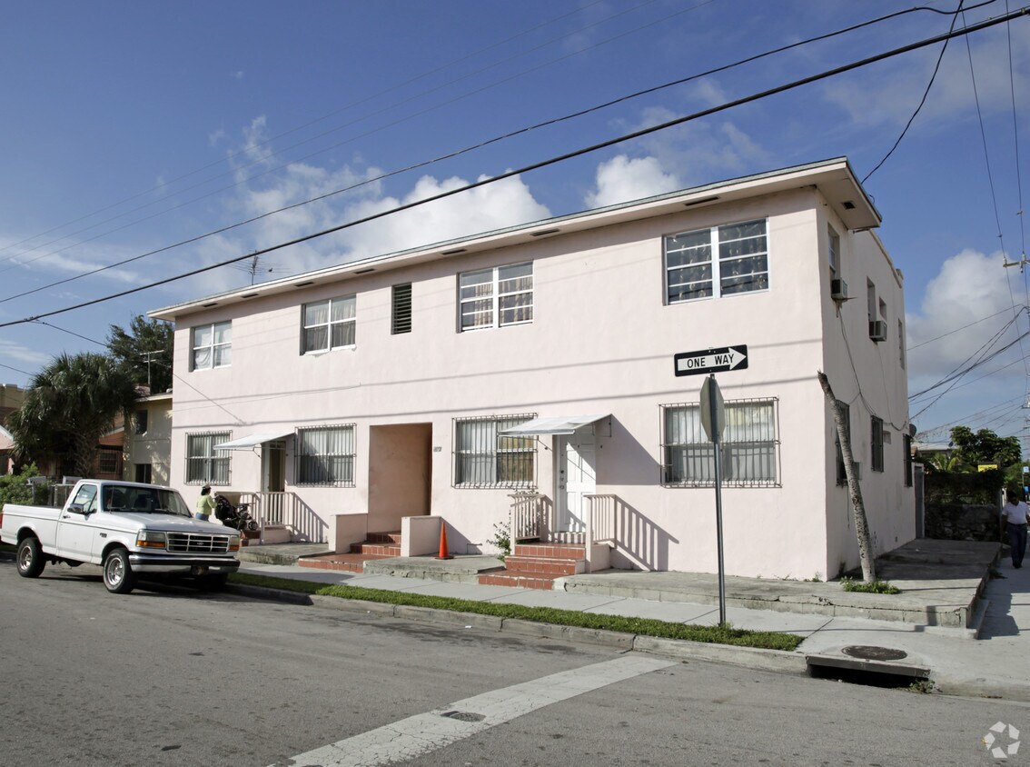Primary Photo - 402 SW 13th Ave