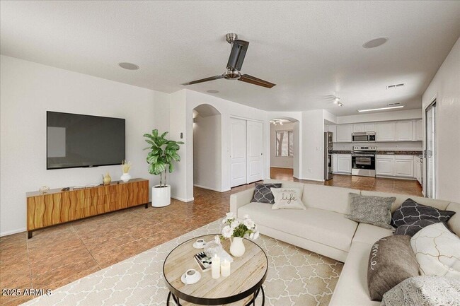 Building Photo - 2847 S 161st Dr