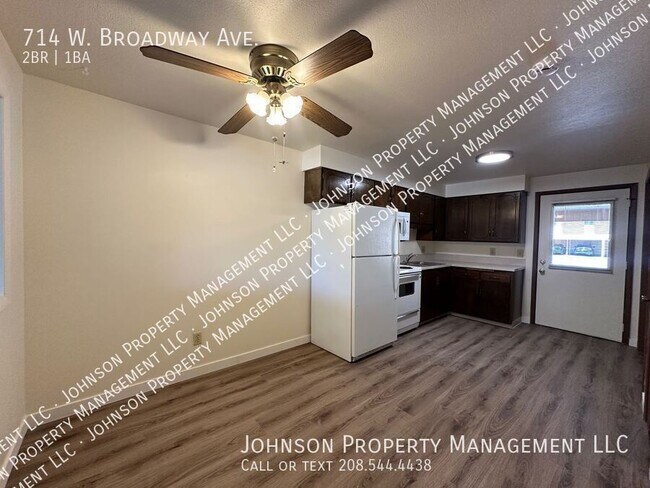 Foto del edificio - 714 W Broadway Ave