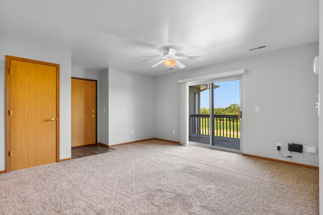 Foto del edificio - River Ridge 2301-2325 University Drive