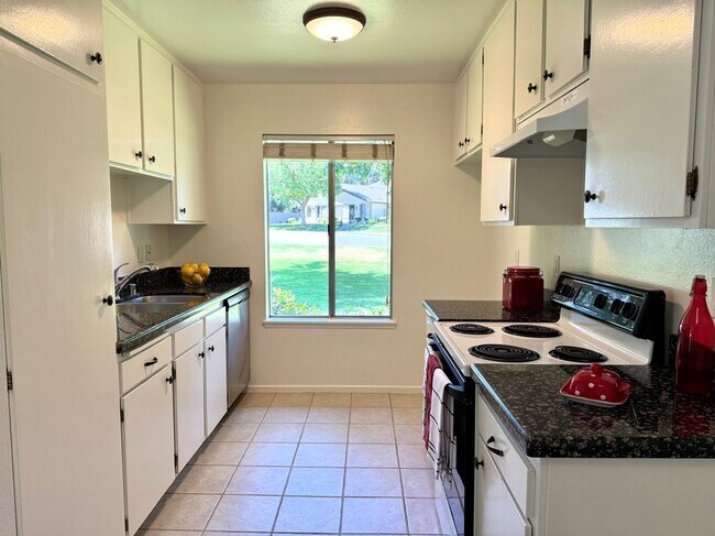 Foto del edificio - 1656 Orinda Ct