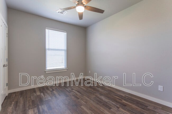 Building Photo - 3141 SE 35th St