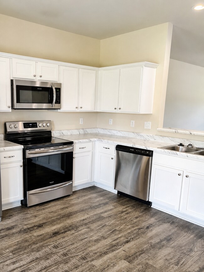 Building Photo - 5313 Brody Dr