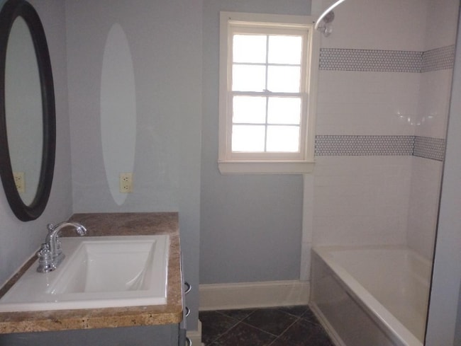 Building Photo - 7 Farmer St