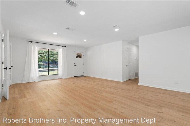 Building Photo - 4 br, 2 bath House - 1628 Longwood Court