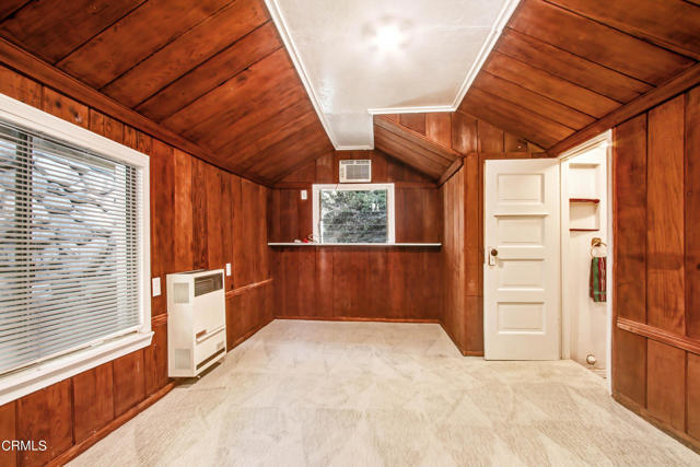 Building Photo - 586 Los Rocas Dr