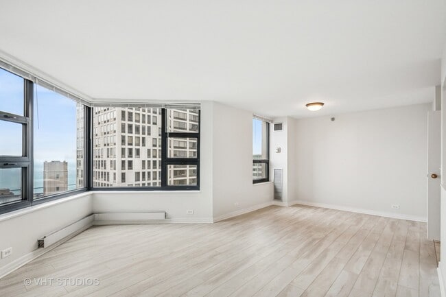 Building Photo - 401 E Ontario St