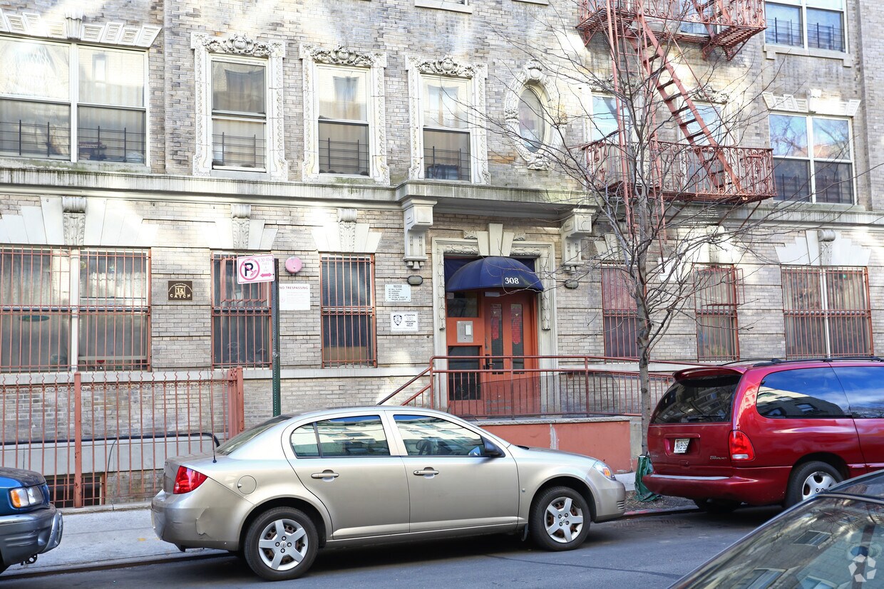 Foto del edificio - 308 W 151st St
