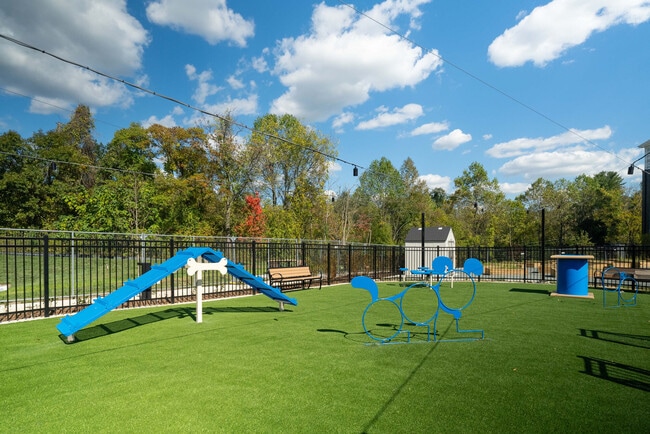 Dog Park - James Run Apartments