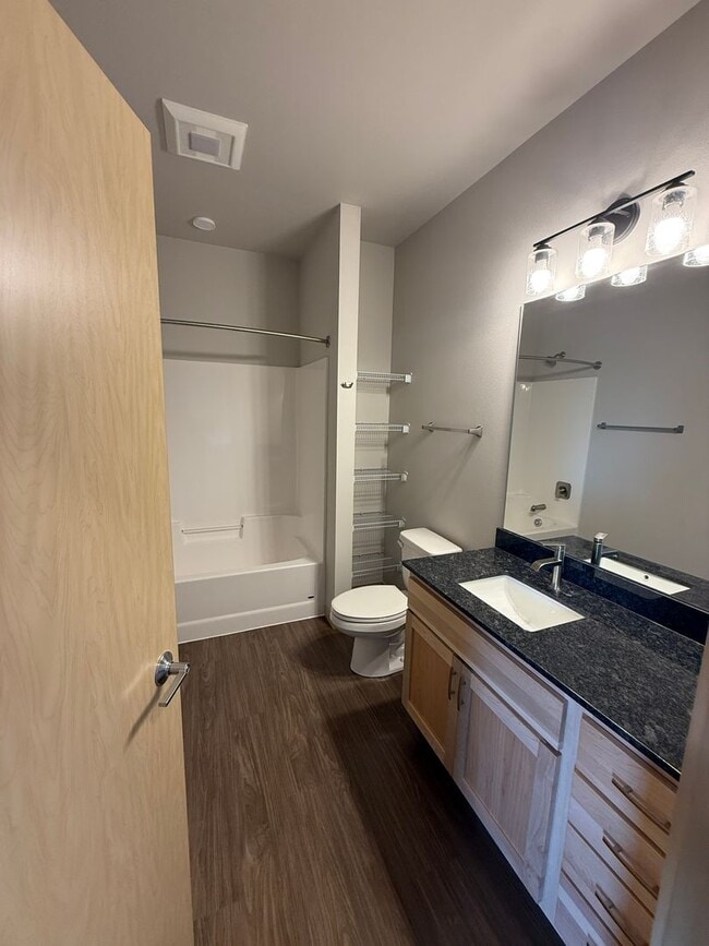 Interior Photo - Mira
