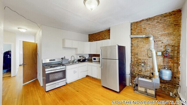 Building Photo - 88 Hammond St