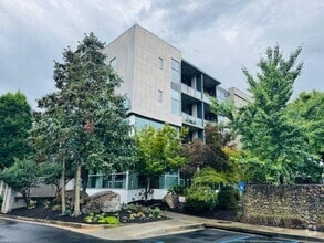 Building Photo - 130 Arizona Ave NE