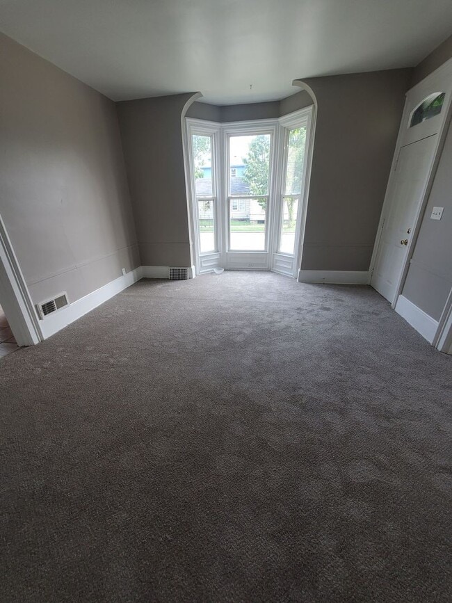 Building Photo - 845-847 Grand Ave. (Duplex)