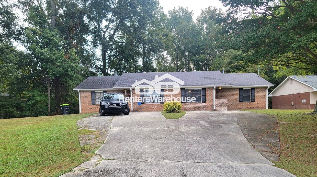 Foto principal - 270 S Jeff Davis Dr