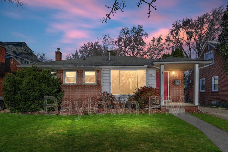Primary Photo - 2263 Manchester Rd