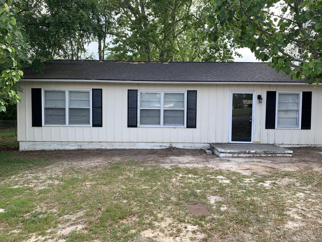 Primary Photo - 504 Karen Dr