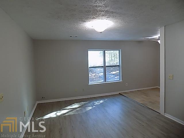 Foto del edificio - 1200 New Hutchinson Mill Rd