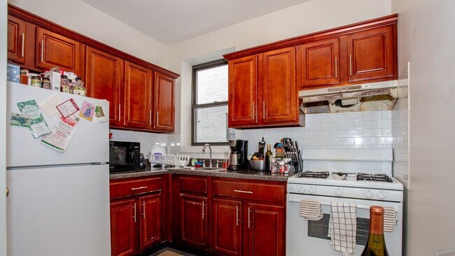 Foto del edificio - 596 E 22nd St