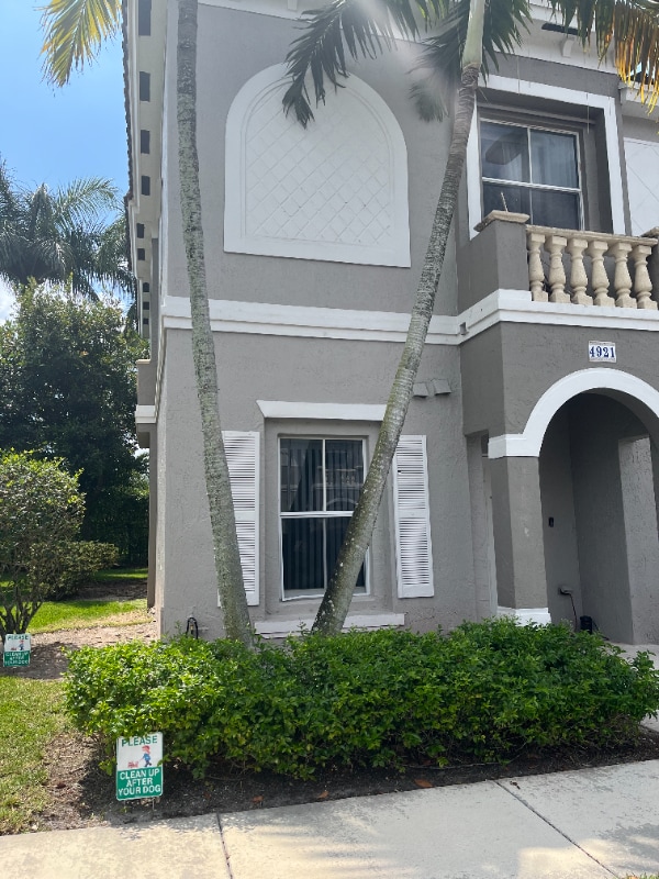 Building Photo - 4921 SW 140th Terrace
