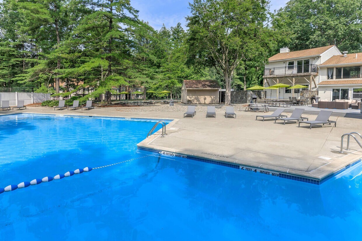 Foxrun Apartments Apartments in Clifton Park, NY