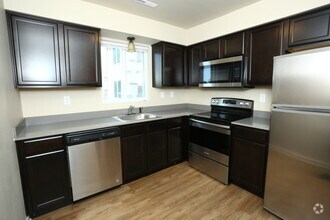 Interior Photo - The Quarters East Lansing