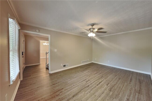 Building Photo - 2742 Bentwood Dr