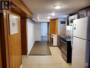 Building Photo - 586 O'Connor Dr