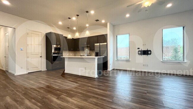Building Photo - 7529 Regal Ln