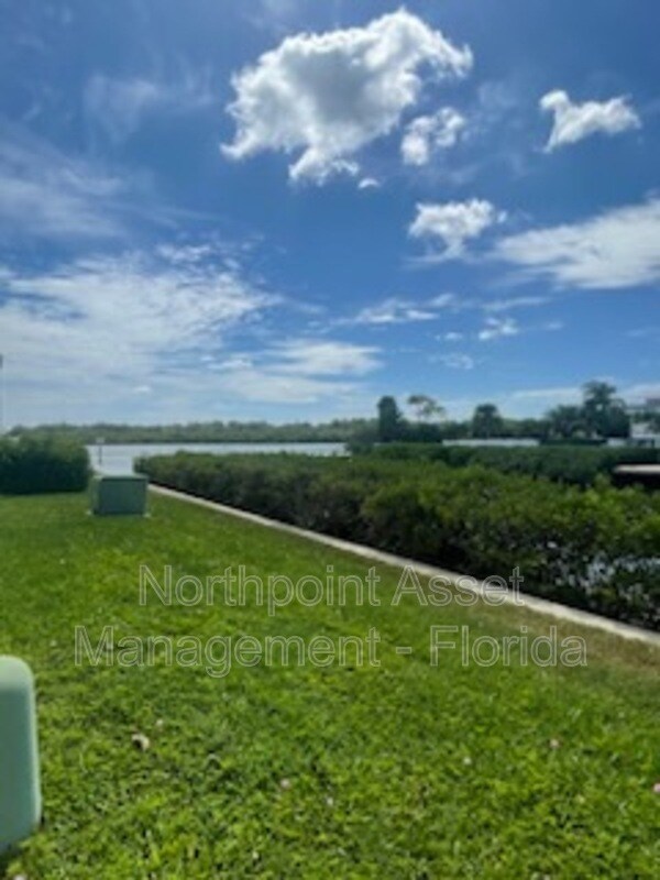 Foto del edificio - 1 Windrush Blvd