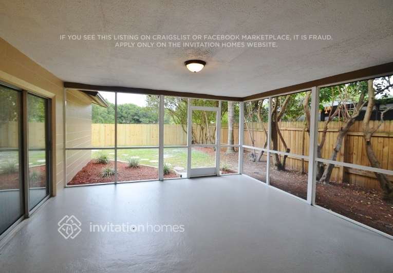 Building Photo - 10807 65 St