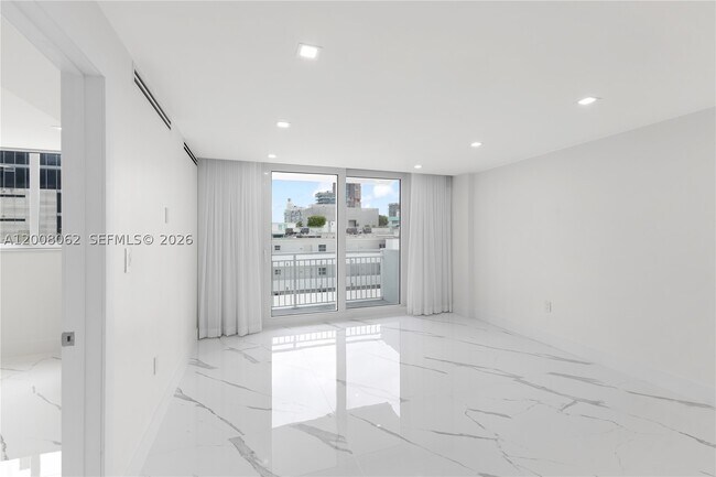 Building Photo - 345 Ocean 708