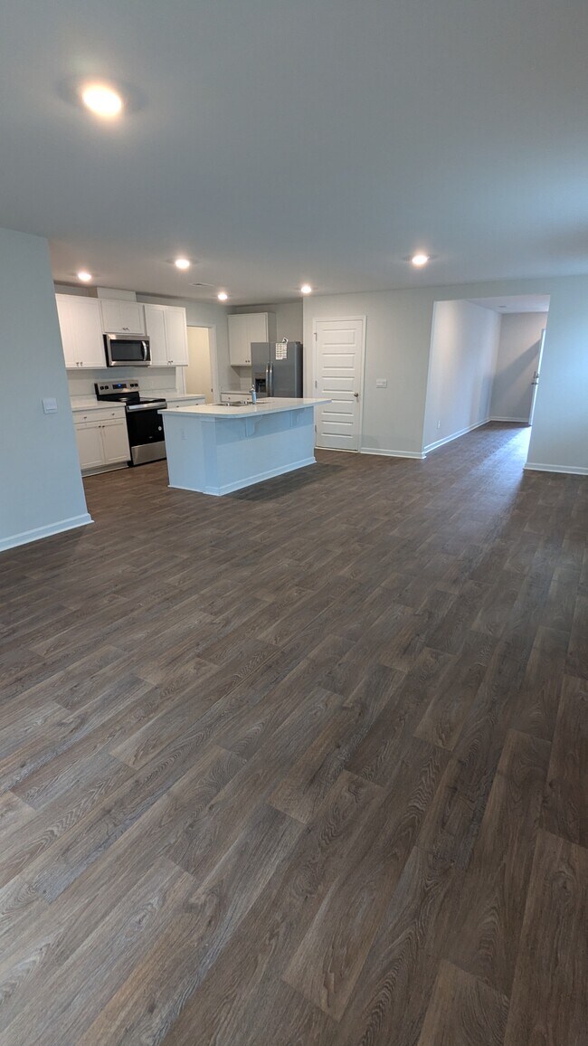 Building Photo - 163 Painted Lady Lp