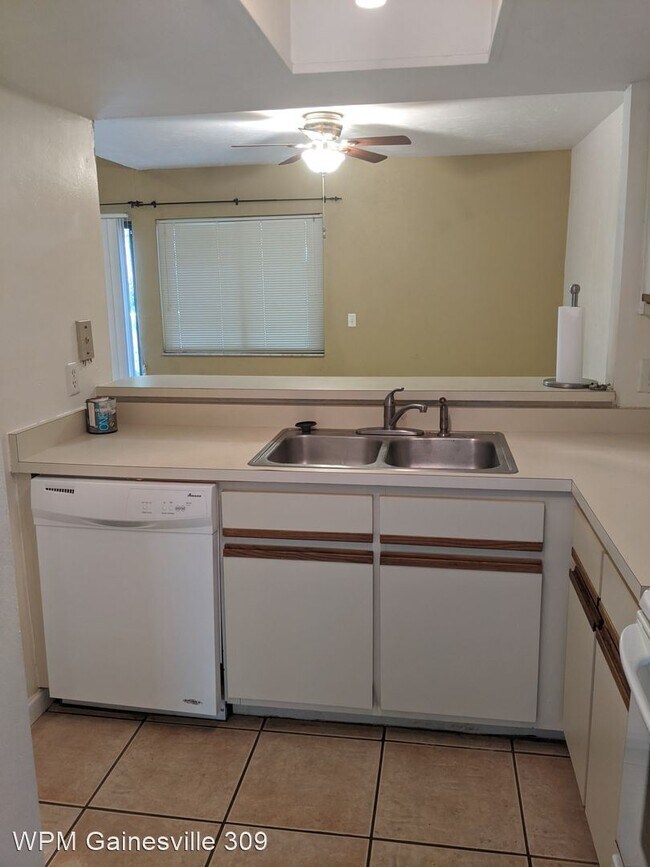 Building Photo - 3 br, 2 bath House - 5428 SW 4th Place