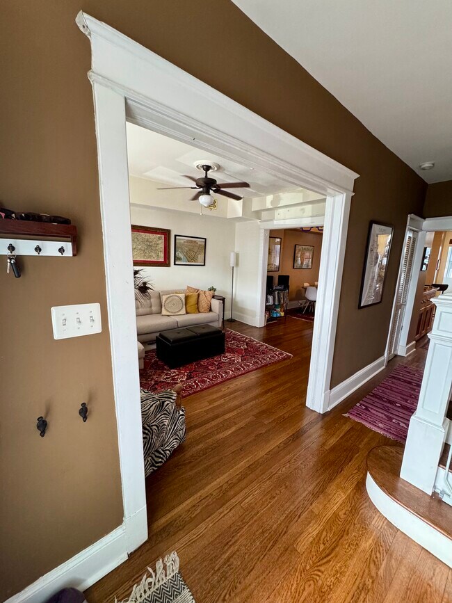 Foto del edificio - 1432 Montello Ave NE