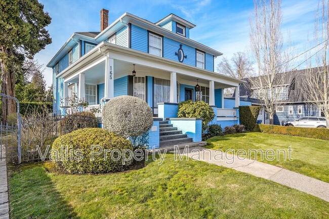Building Photo - 165 17th St NE