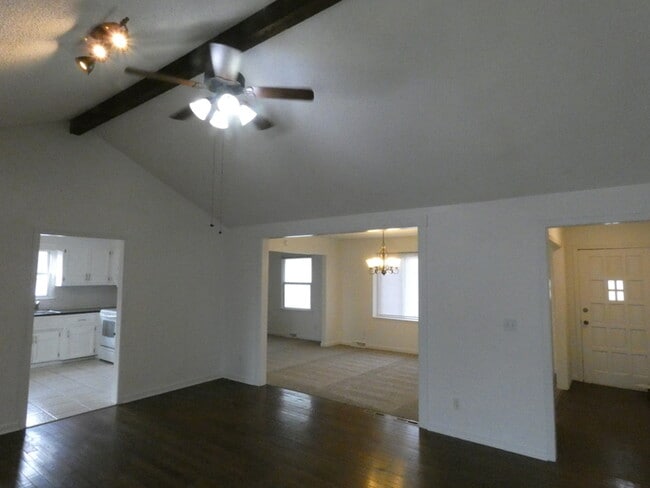 Building Photo - Beautiful Home in North Kansas City School District!