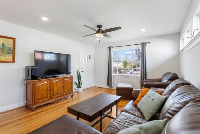 Foto del edificio - 40 Blythewood Dr