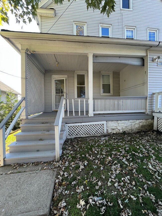 Building Photo - 1314-1316 Schlager St