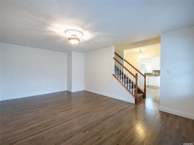 Building Photo - 21 Marwood Rd N