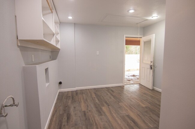 Building Photo - 3306 Timberlane Cir