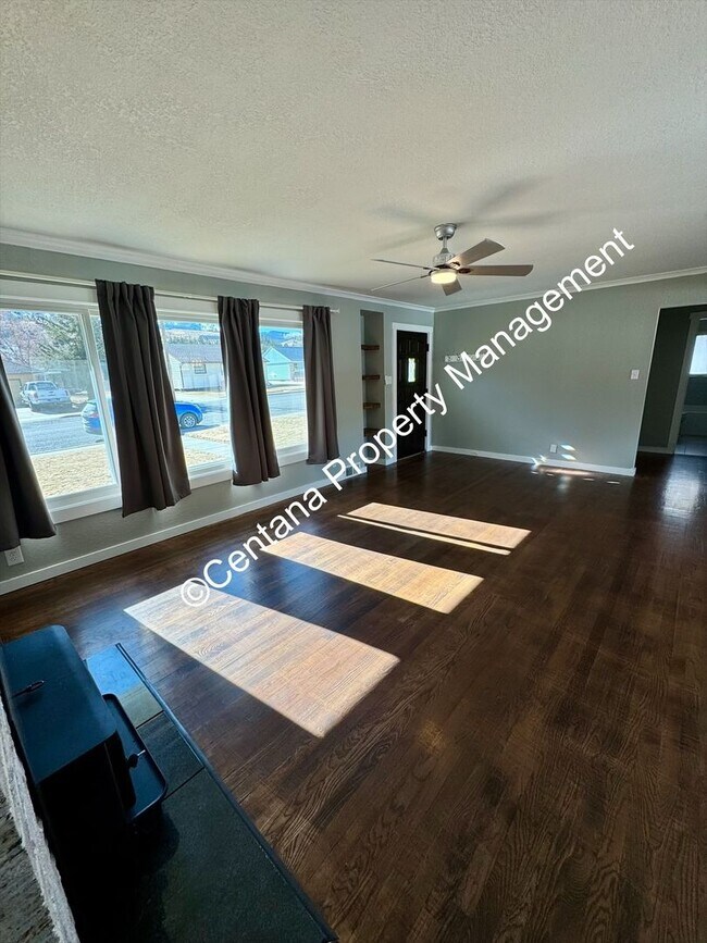 Foto del edificio - 4 bedroom 2 Bathroom with large yard in Anaconda