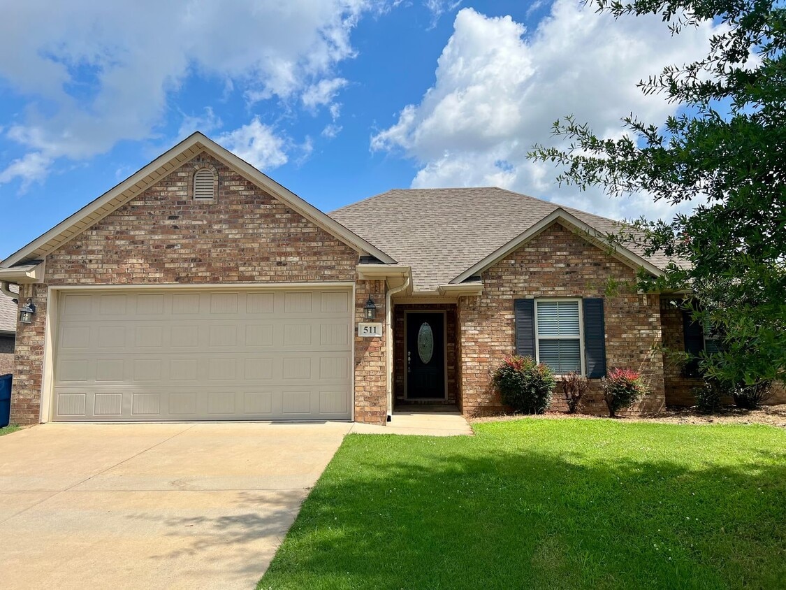 Primary Photo - 511 Ridge Point Dr